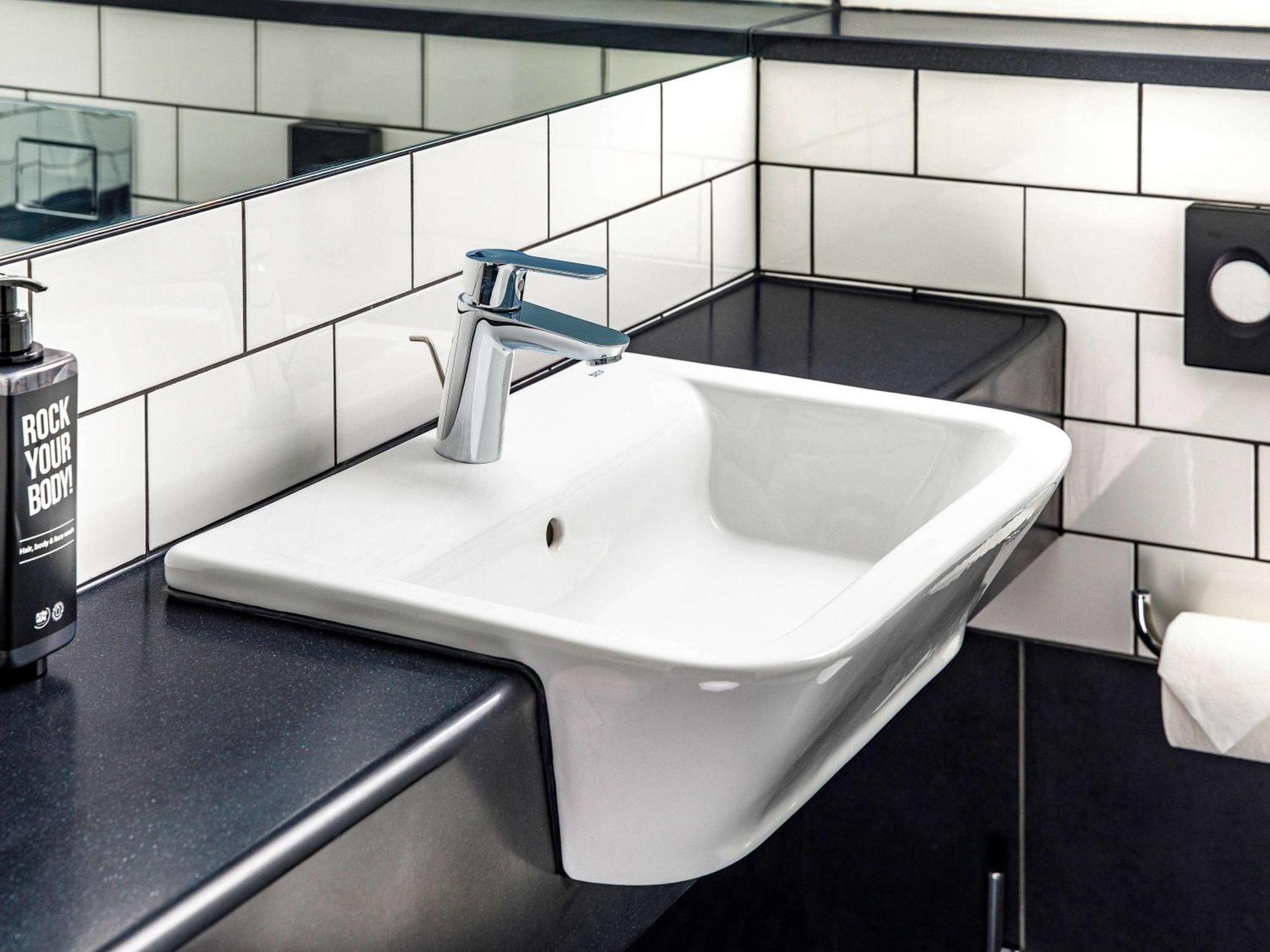 Готель Ibis Wakefield East-Castleford Екстер'єр фото